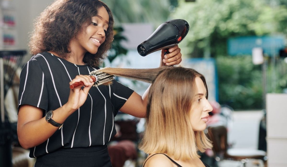 An Opening for Cosmetologist? Contact This Outsourcing Service in Qatar to Recruit the Best Fit